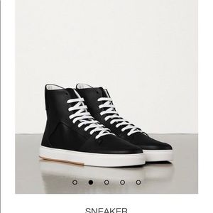 Men’s Bottega Veneta’s size 43 (10) shoes